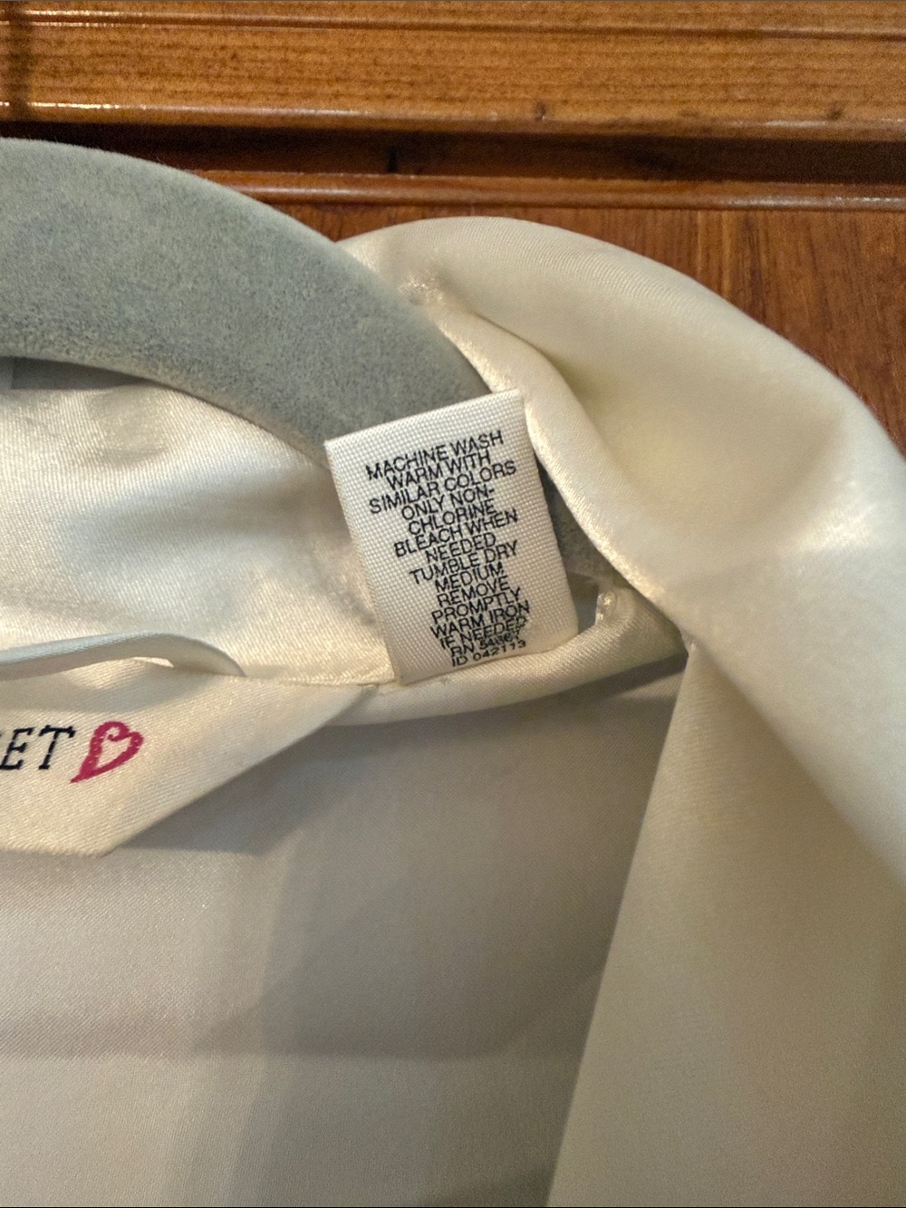 Victoria's Secret Ivory Satin Robe - Picture 3 of 8